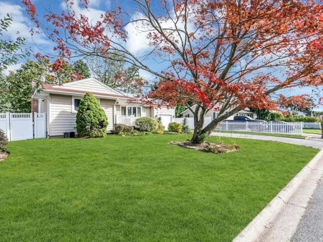 House for sale in North Babylon, Town of Babylon