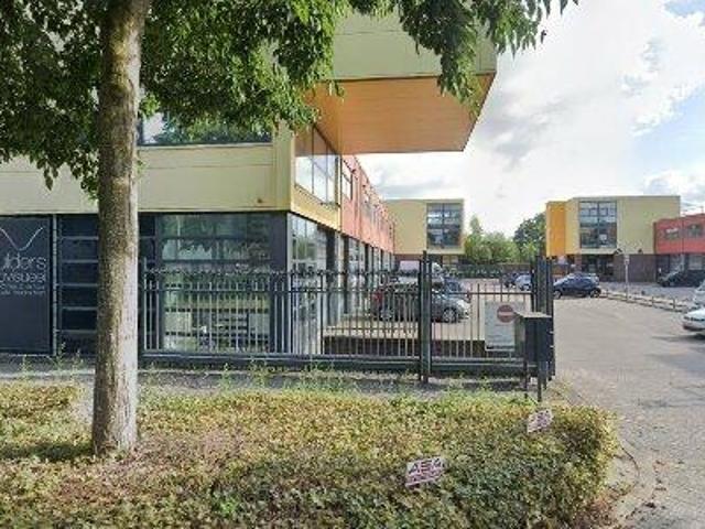Bedrijfspand te huur in Isselt, Amersfoort