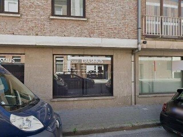 Bureau vente à Courtrai, West-Vlaanderen