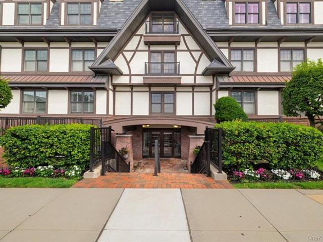 Condo for sale in Village of Rockville Centre, Nassau County
