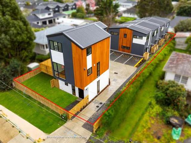 Townhouse for sale in Te Atatū Peninsula, Henderson-Massey