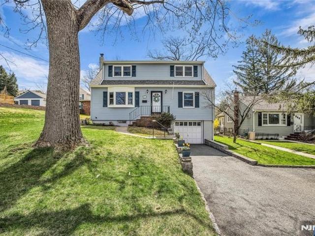 House for sale in Cedar Grove, New Jersey