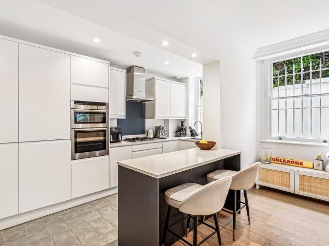 Apartment for rent in The Boltons, Greater London