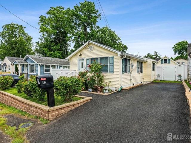 House for sale in Cliffwood, New Jersey