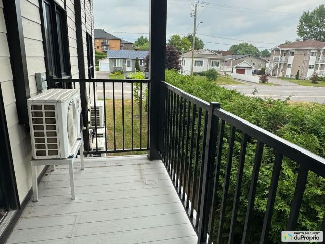 Apartment for rent in Saint-Charles-Borromée, Saint-Pierre