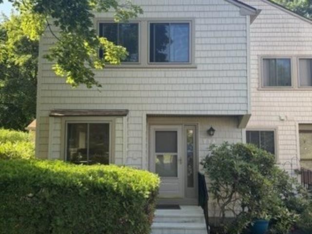 Townhouse for sale in Stratford, Connecticut