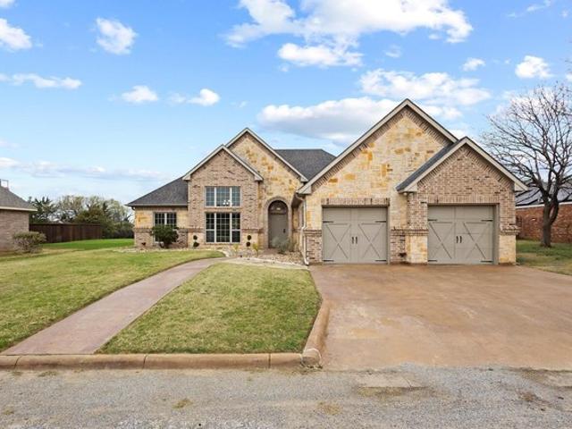 House for sale in Pottsboro, Texas