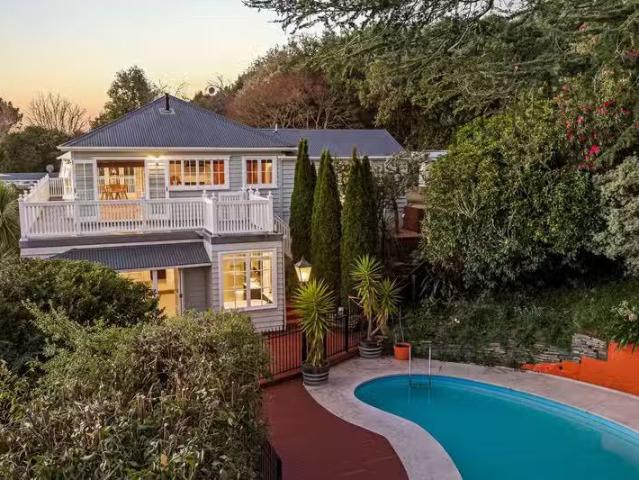 House for sale in Chaslands, Canterbury