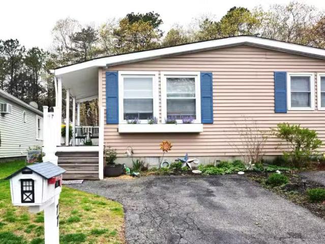 Condo for sale in Smithtown Condo for sale in Smithtown