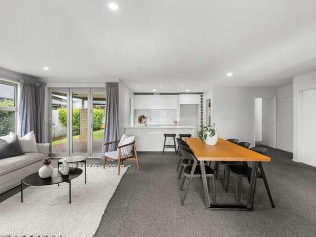 House for sale in Chaslands, Canterbury
