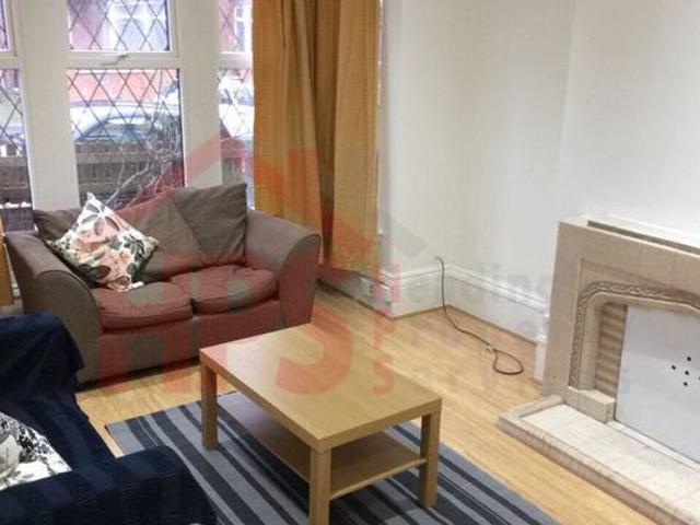 Apartment for rent in Beckett Park, Headingley