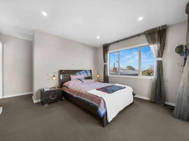 House for sale in One Tree Hill