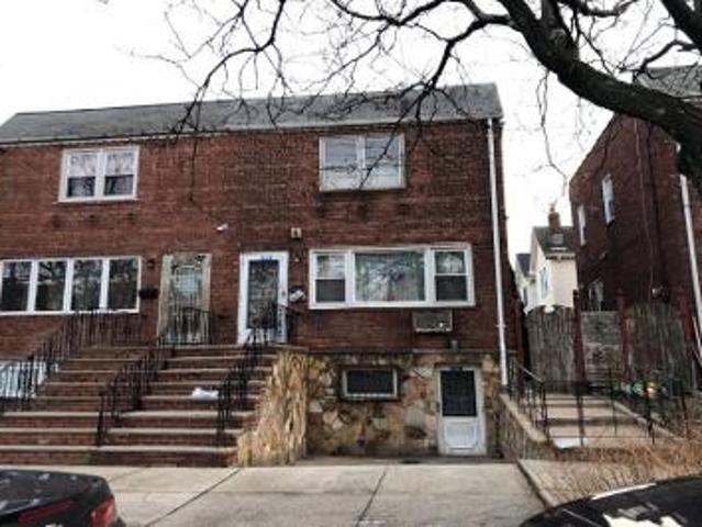 House for sale in Queens, Arverne