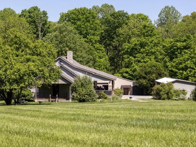 House for sale in Ellettsville, Indiana