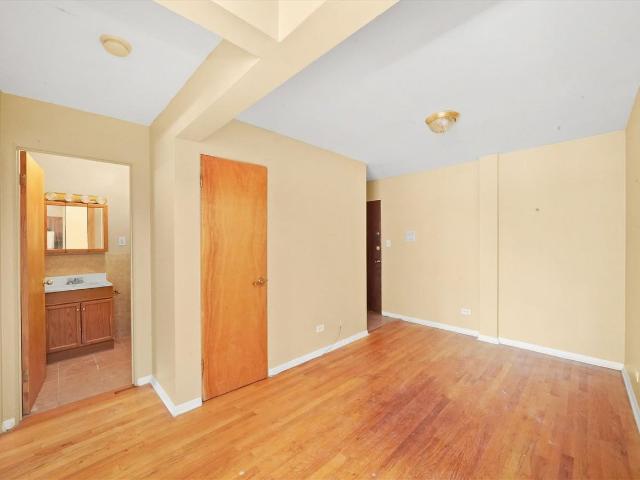 Apartment for rent in Chicago Park, Illinois