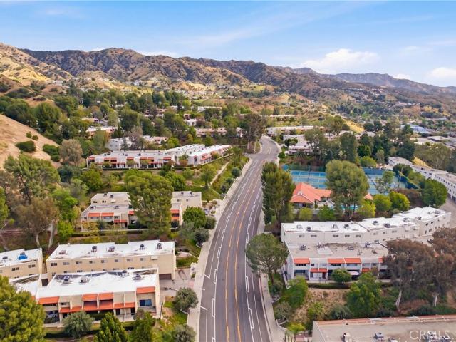 Townhouse for sale in Canoga Park, California