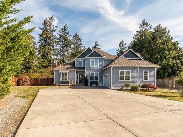 House for sale in Peach Acres, University Place