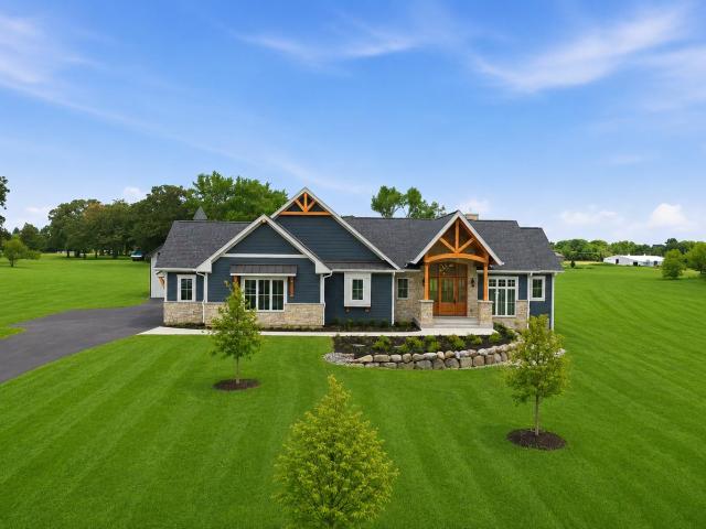 House for sale in Mchenry, Illinois