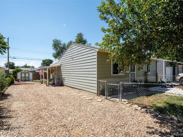House for sale in Dupont, Colorado