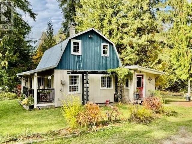 House for sale in Fauquier, British Columbia