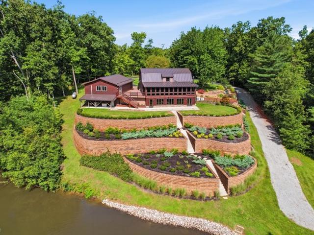 House for sale in Morgantown, Indiana