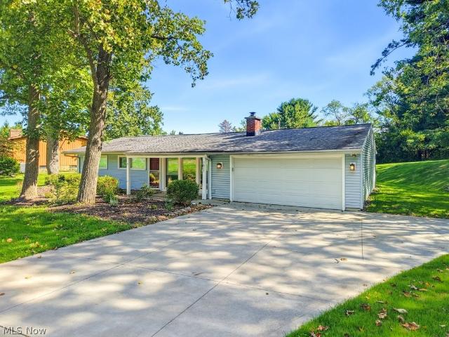 House for sale in Cambridge Village, Brecksville