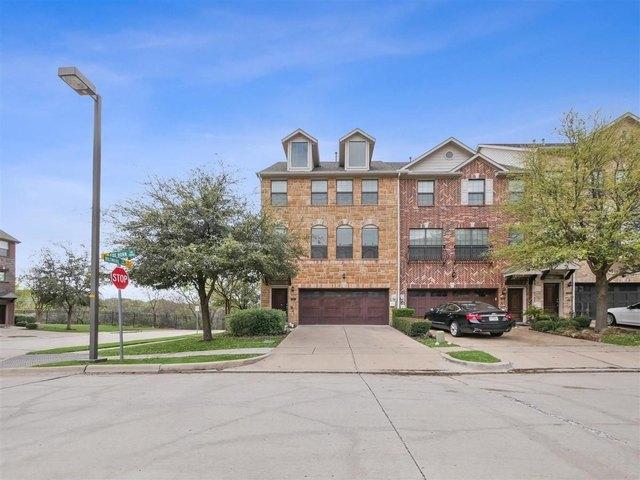 Townhouse for sale in Irving, Texas