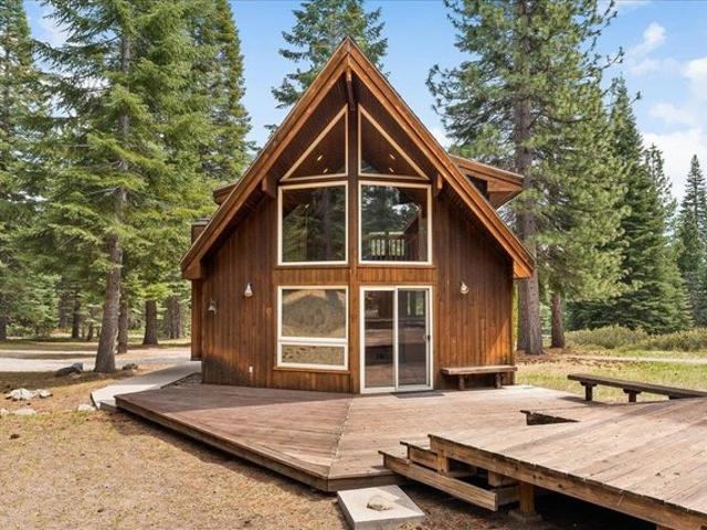 House for sale in Mccloud, California