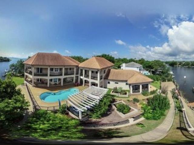 House for sale in Shalimar, Florida