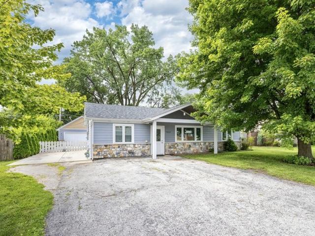 House for sale in Hickory Hills, Illinois