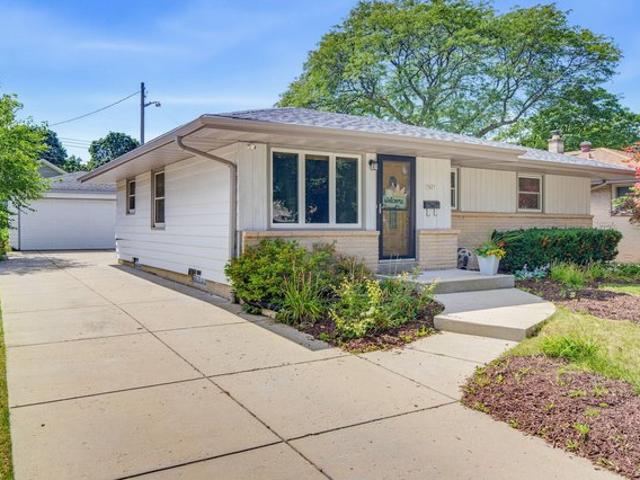 House for sale in Milwaukee, Wisconsin