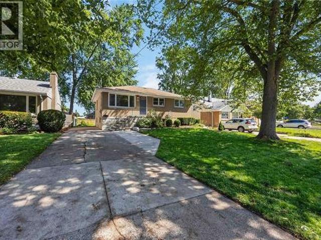 House for sale in Brights Grove, Ontario