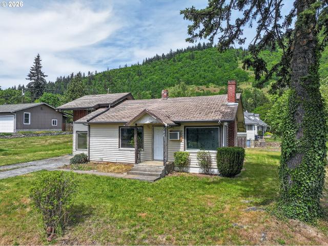 House for sale in White Salmon, Washington