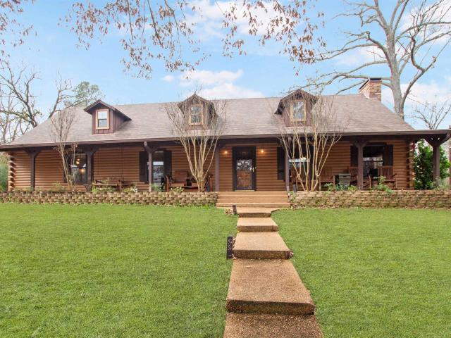 House for sale in Gladewater, Texas