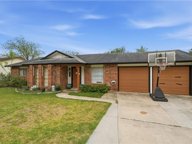 House for sale in Live Oak, Texas