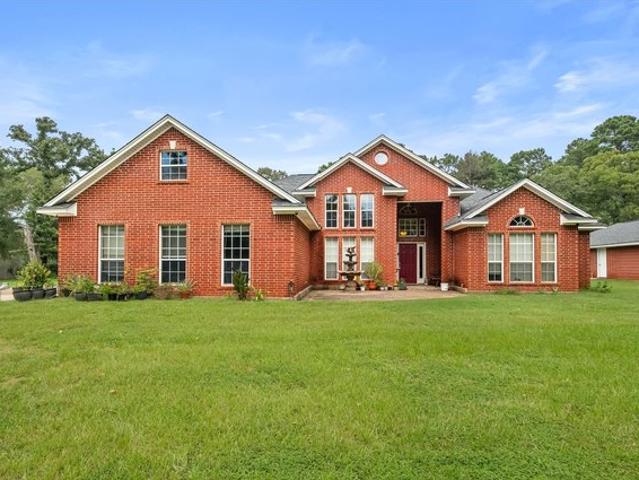 House for sale in Elkhart, Texas