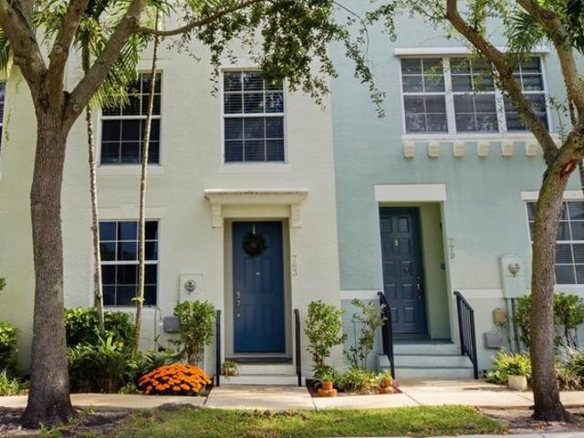 Townhouse for sale in West Palm Beach, Florida