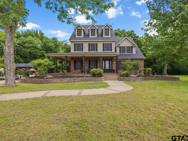 House for sale in Wills Point, Texas