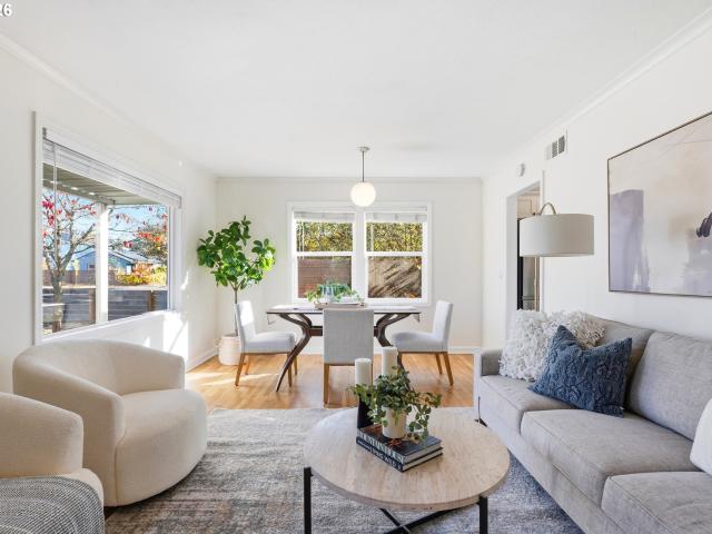 House for sale in Foster-Powell, Portland