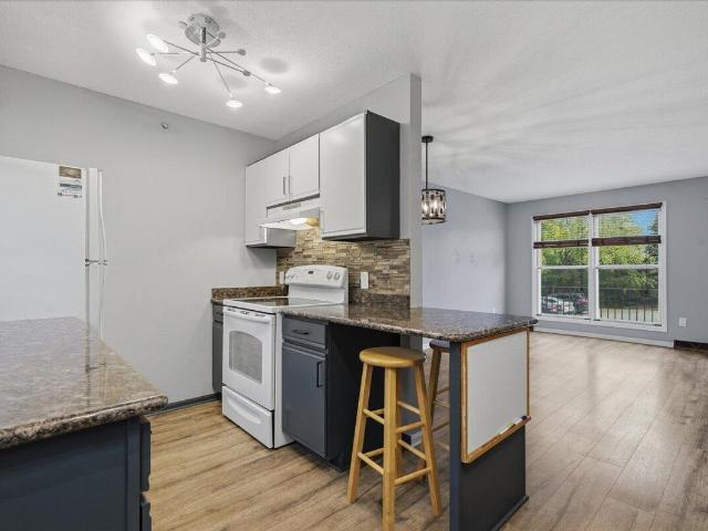 Condo for sale in Glenview Heights, Wauwatosa