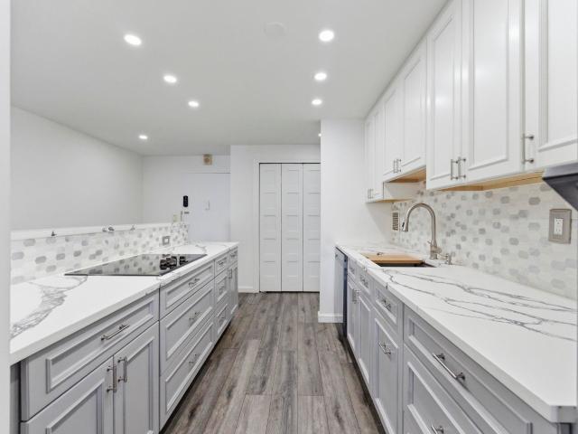 Condo for sale in Hudson, New Jersey
