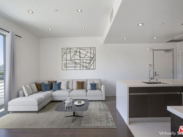 Condo for sale in Canoga Park, California