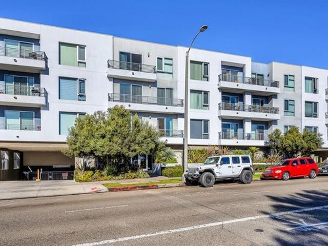 Condo for sale in Canoga Park, California