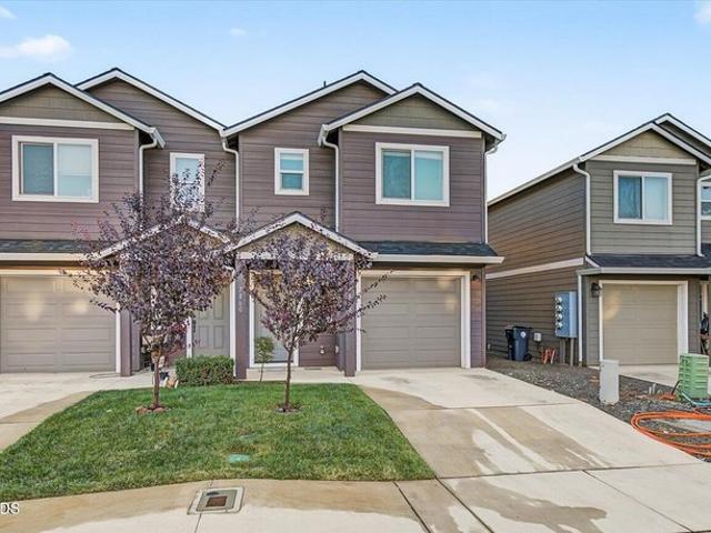 Townhouse for sale in White City, Jackson County