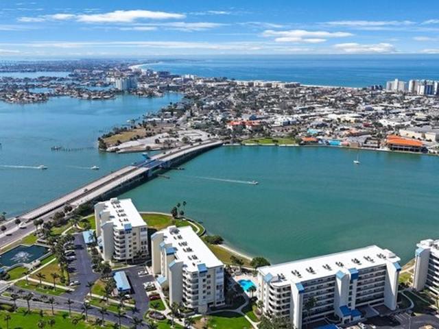 Condo for sale in South Pasadena, Florida