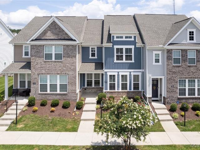 Townhouse for sale in Chesterfield