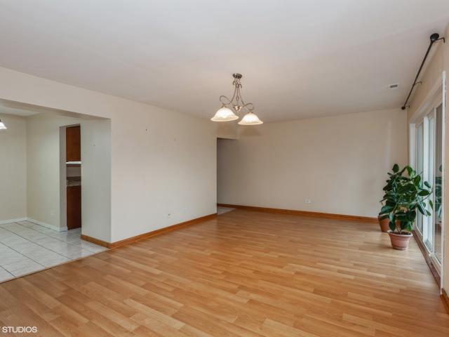 Property for rent in Glen Ellyn, Illinois