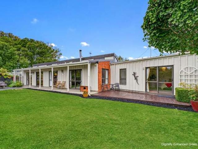 House for sale in Chaslands, Canterbury