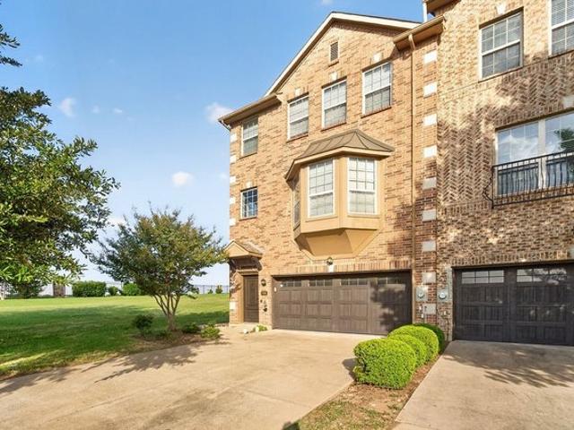 Townhouse for sale in Irving, Texas