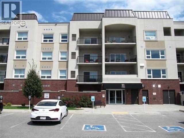 Condo for sale in Riverside, Windsor